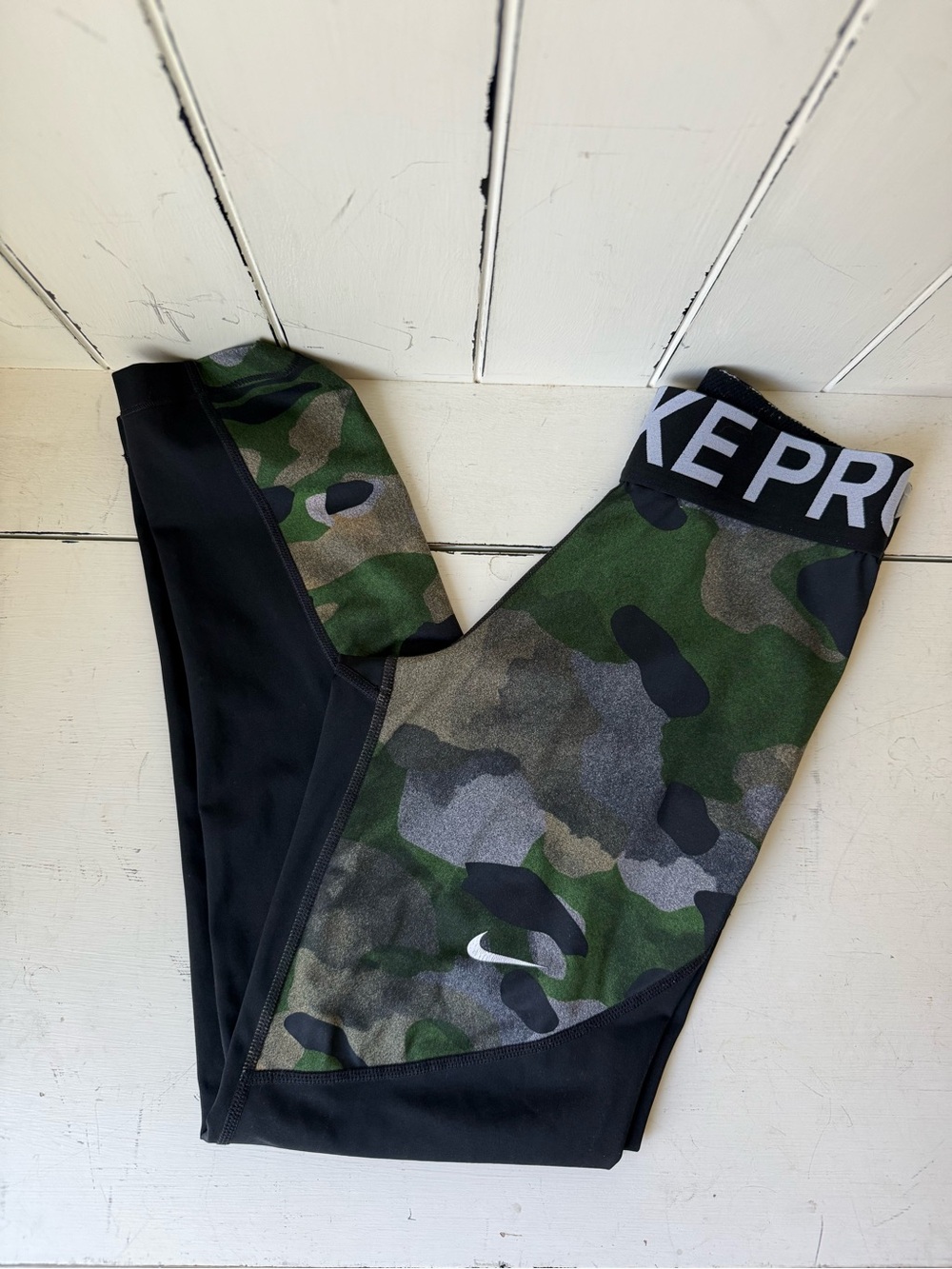 Nike Pro Women's 7/8 Length Camo Leggings In Green & Black
